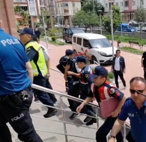 ÇORUM (AA) – Çorum'un Osmancık ilçesinde komşusunu tabancayla öldürdüğü iddia