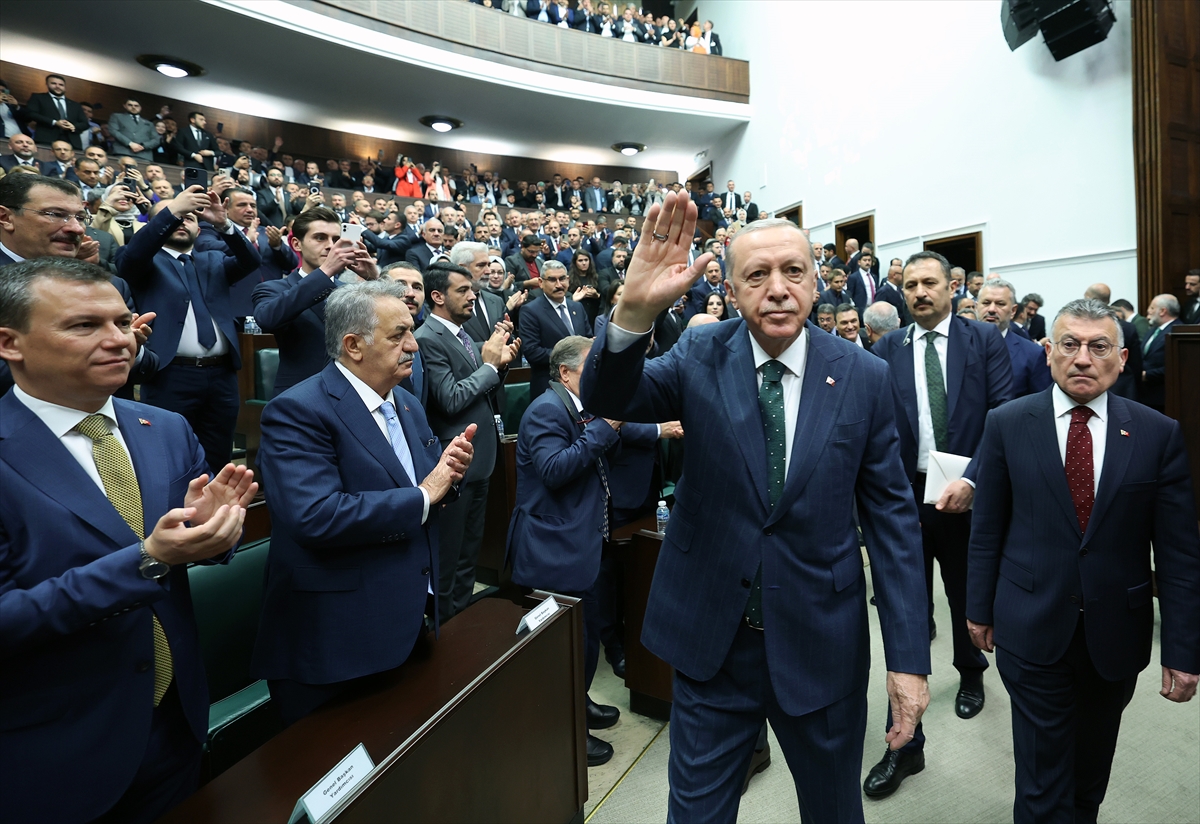 Cumhurbaşkanı Erdoğan: “Gelişmiş hiçbir ülkede olmayan başıboş köpek sorunumuz var. Bazı ülkeler Türkiye’ye gelecek vatandaşlarını kuduz ve sahipsiz köpekler için uyarmaya başladı”