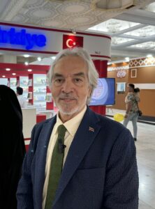 - "Tarih doğru taşınmadığı zaman bizi kavga ettirir ancak doğru