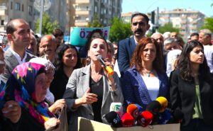 - "(Kobani davasındaki hapis cezaları) Arkadaşlarımız özgürleşene dek kampanyalarımız ve