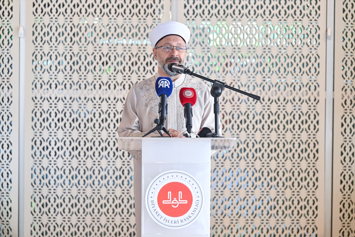 Diyanet İşleri Başkanı Erbaş, şehit anneleri için düzenlenen “Anneler Günü” programına katıldı: