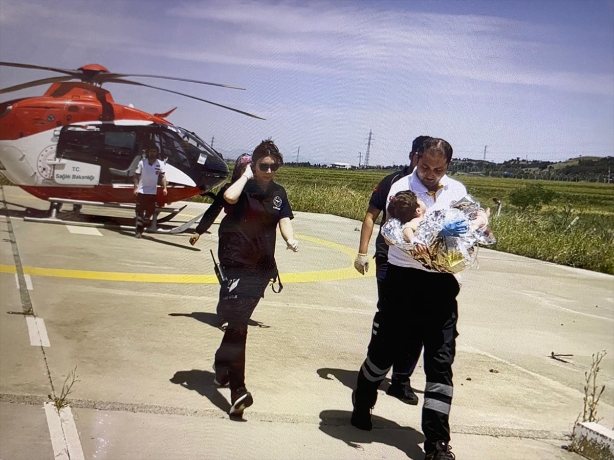 Diyarbakır'da ambulans helikopter süt kazanına düşerek yaralanan çocuk için havalandı