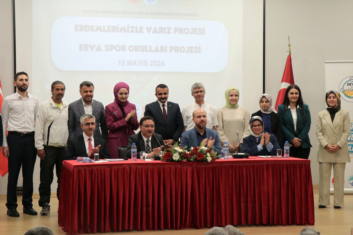 Dünya Etnospor Konfederasyonu Başkanı Erdoğan, Kayseri’de ERVA Spor Okulları Söyleşisi’ne katıldı