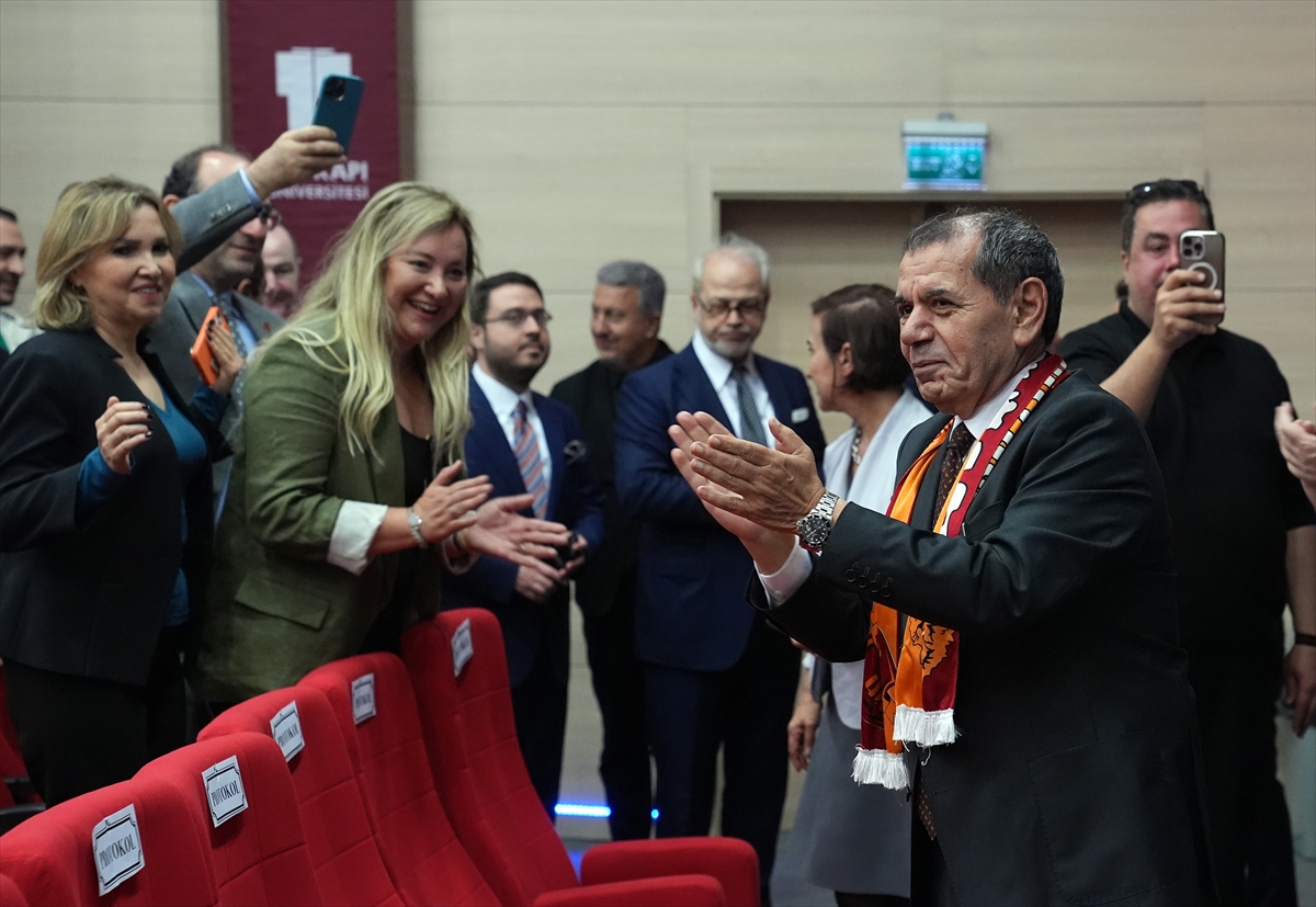 Dursun Özbek'e İstanbul Topkapı Üniversitesi'nden “Yılın spor yöneticisi” ödülü