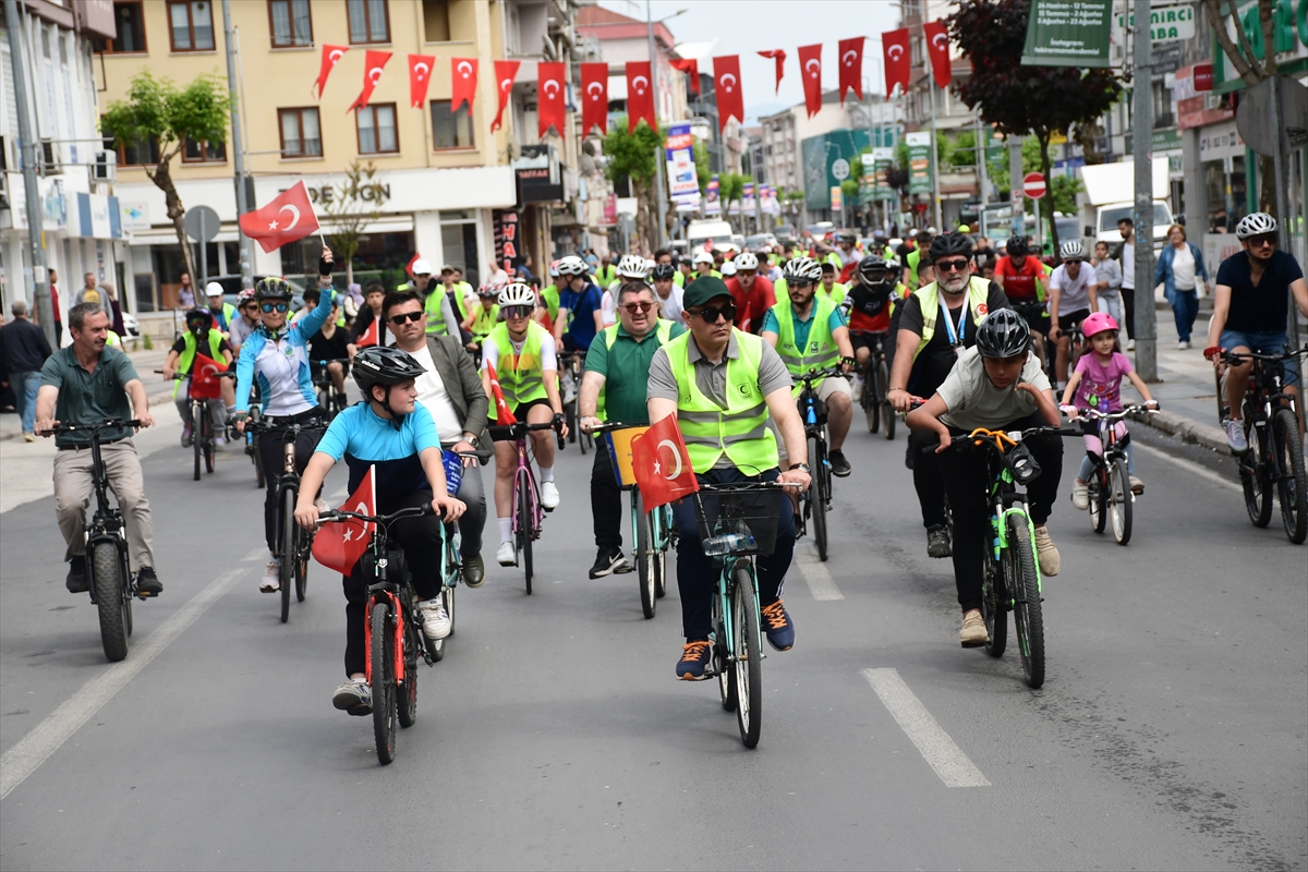 Düzce'de “11. Yeşilay Bisiklet Turu” düzenlendi