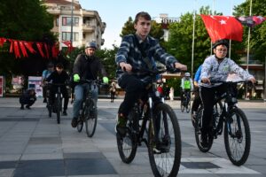 DÜZCE (AA) – Düzce'de 3 yıl önce Dünya Bisiklet Günü'nde