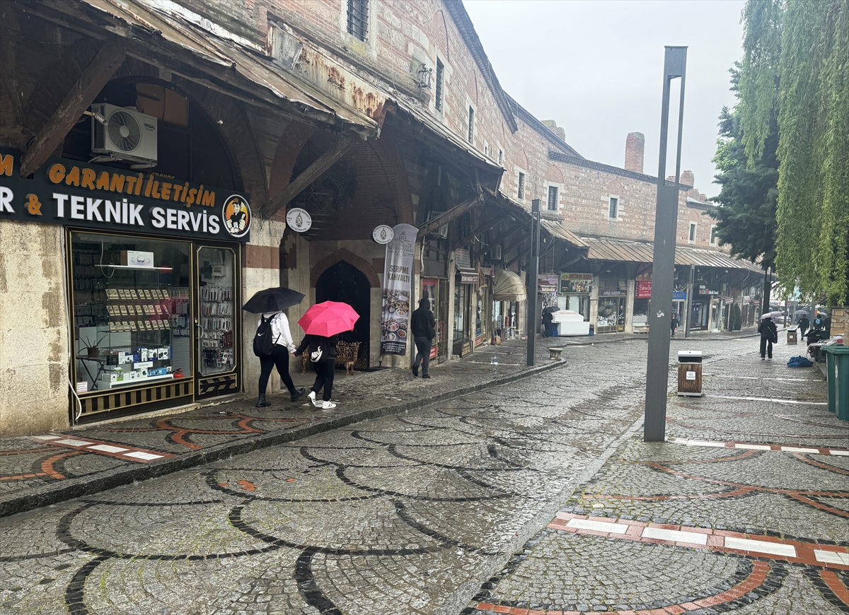 Edirne'de sağanak etkili oluyor