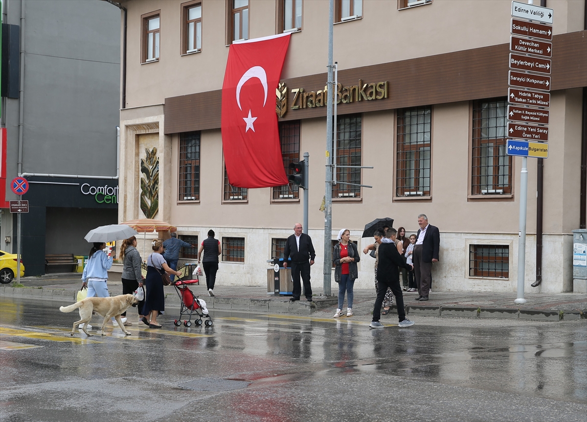 Edirne ve Kırklareli'nde sağanak etkili oldu