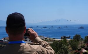 İZMİR (AA) – Türk Hava Kuvvetlerinin akrobasi timi Türk Yıldızları