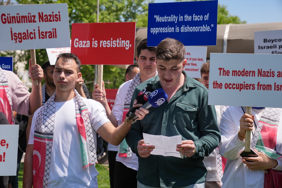 Ege Üniversitesinde İsrail'in Gazze'ye yönelik saldırıları protesto edildi