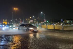 ELAZIĞ (AA) – Elazığ'da sağanak hayatı olumsuz etkiledi. Baskil ilçesi