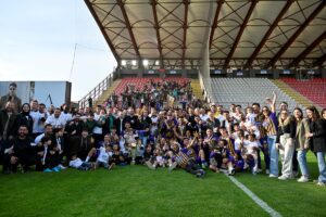 - TFF Başkan Vekili Yalçın Orhan, eflatun-sarılı takımın kaptanı Uğur