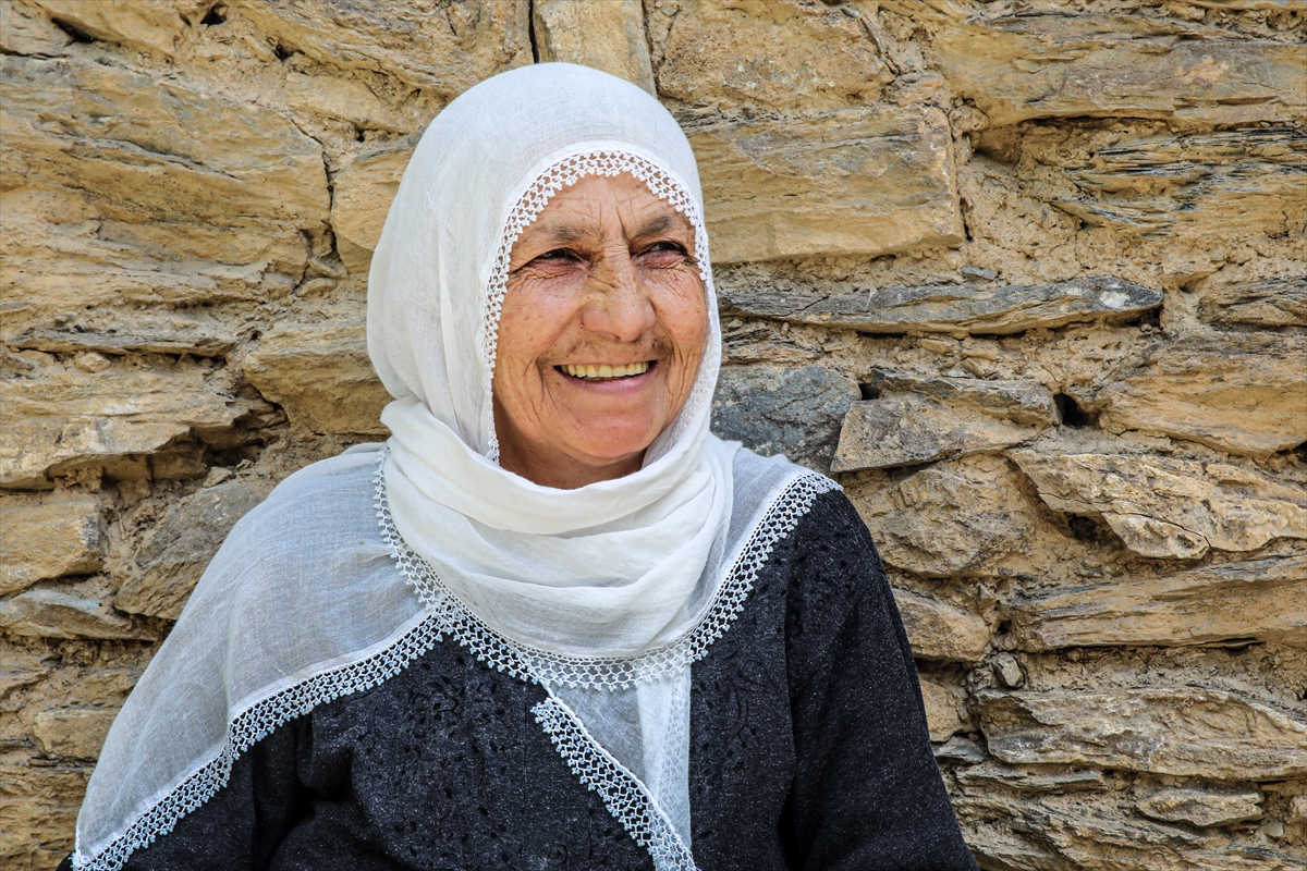 Fotoğraf tutkunları Bitlis'teki taş evleri görüntüledi