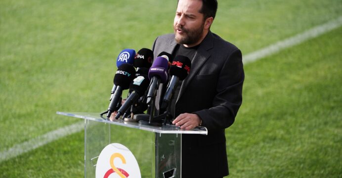 Galatasaray Sportif AŞ Başkan Vekili Erden Timur, basın mensuplarına konuştu: