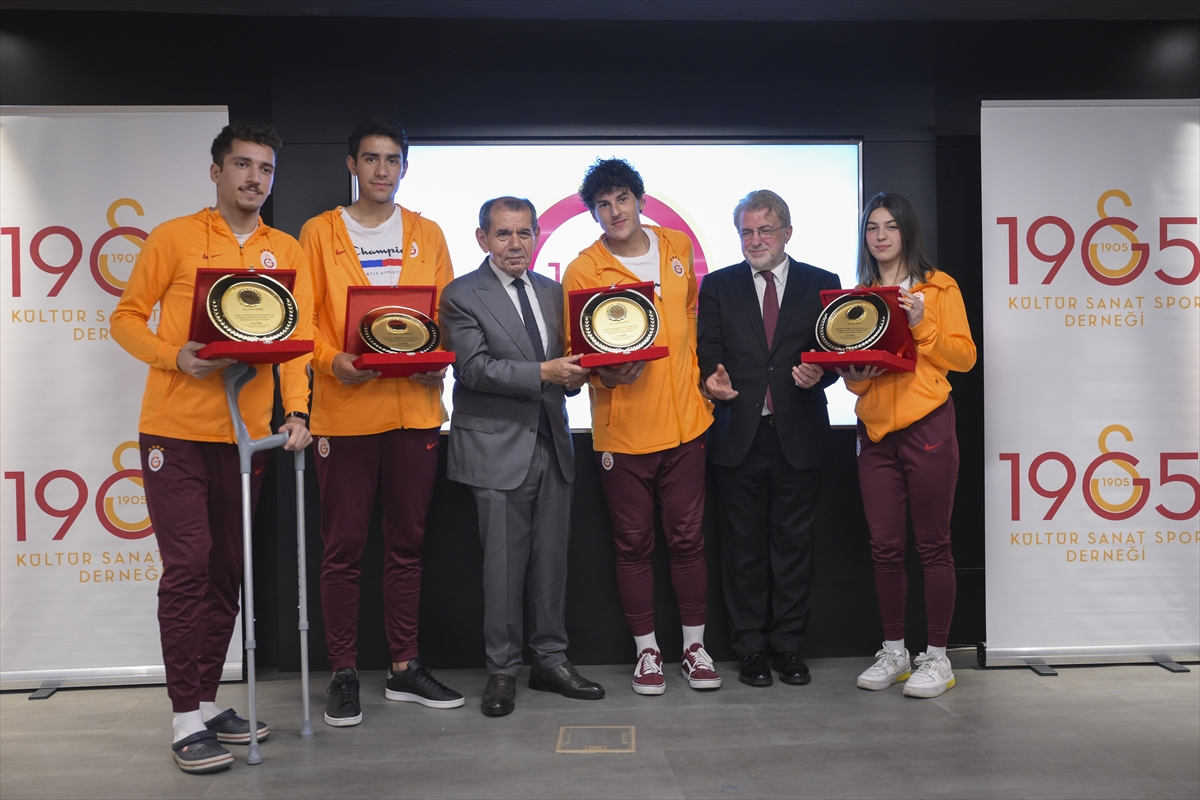 “Galatasaray'ın Formaları Tarihi ve Forma Tasarımı Söyleşisi” gerçekleştirildi