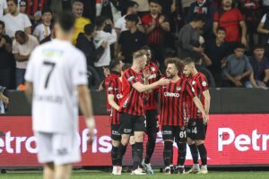 - Gaziantep FK: 0 - VavaCars Fatih Karagümrük: 0 (İlk