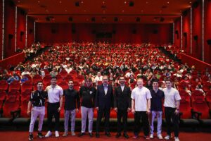 İZMİR (AA) – Göztepe Kulübünün farklı branşlarından yaklaşık 400 sporcu