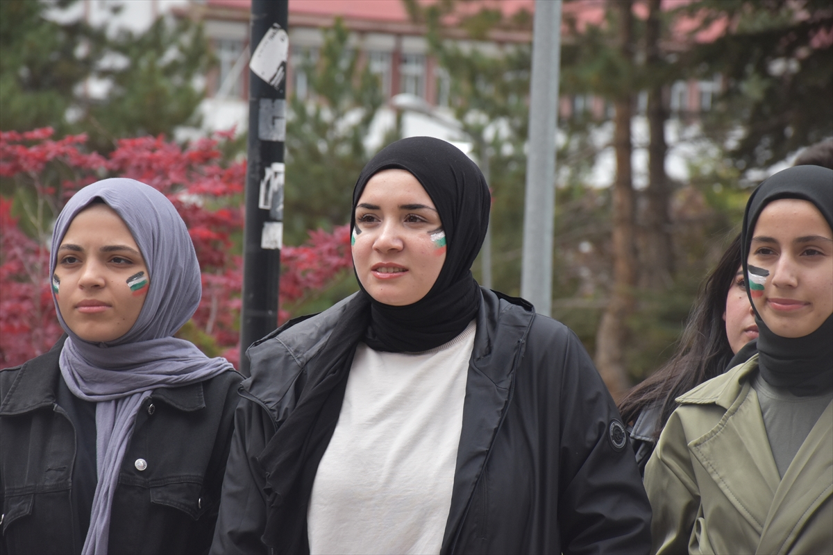 Gümüşhane Üniversitesinde Filistin'e destek yürüyüşü düzenlendi