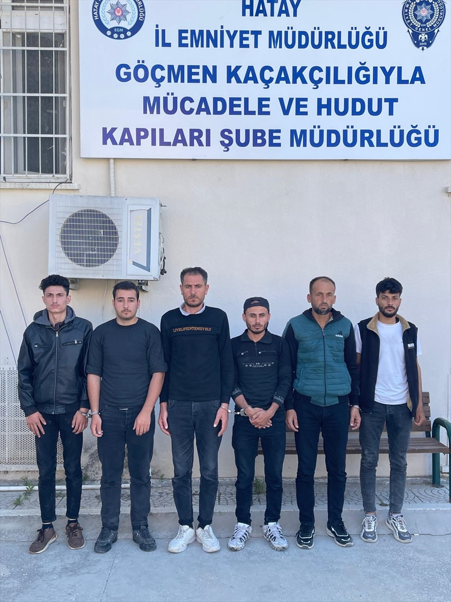 Hatay'da 6 düzensiz göçmen yakalandı, 3 göçmen kaçakçısı tutuklandı