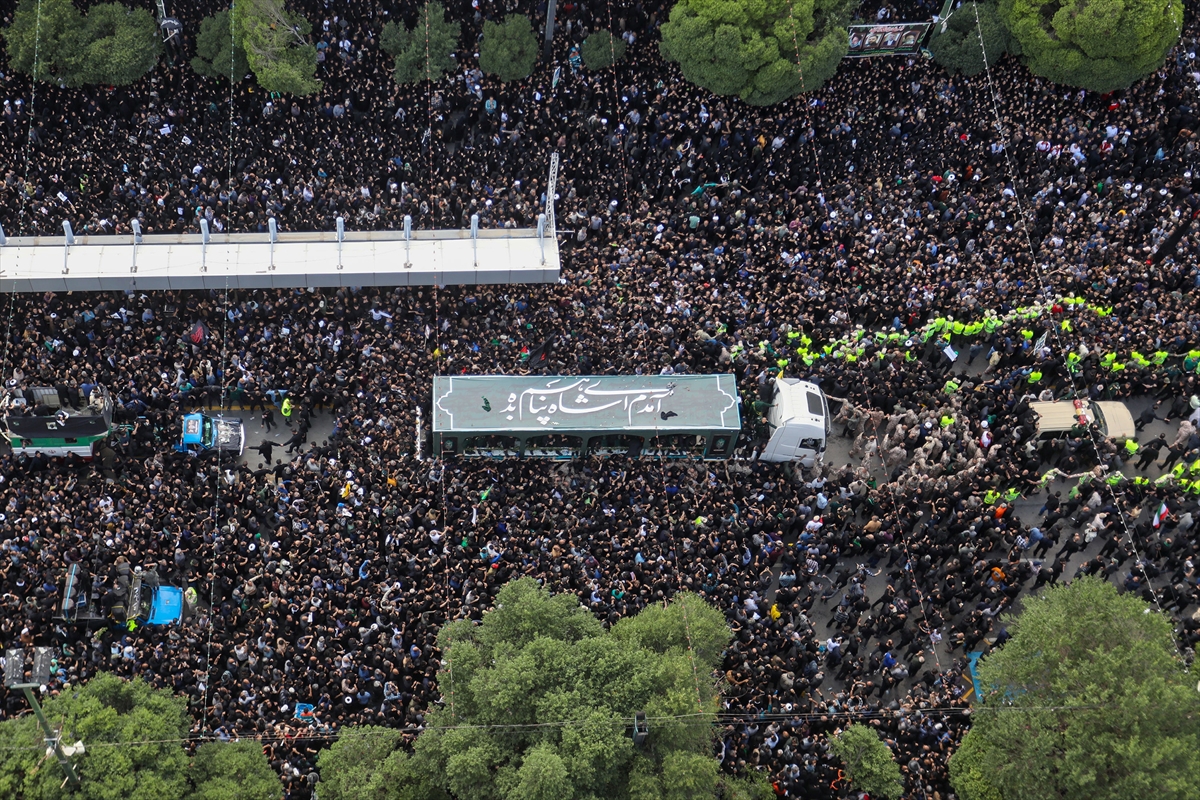 Helikopter kazasında ölen İran Cumhurbaşkanı Reisi için Bircend kentinde tören düzenlendi