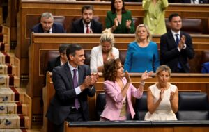 - Ülkede bölünme, demokrasi, hukukun üstünlüğü tartışmalarına neden olan yasayla,