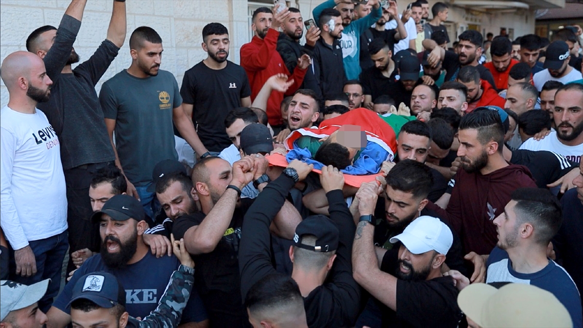 İsrail askerleri, Batı Şeria'nın El-Bire kentinde bir Filistinliyi öldürdü