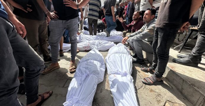 İsrail Gazze’de Kemal Advan Hastanesi çevresini vurdu, 28 kişi öldü