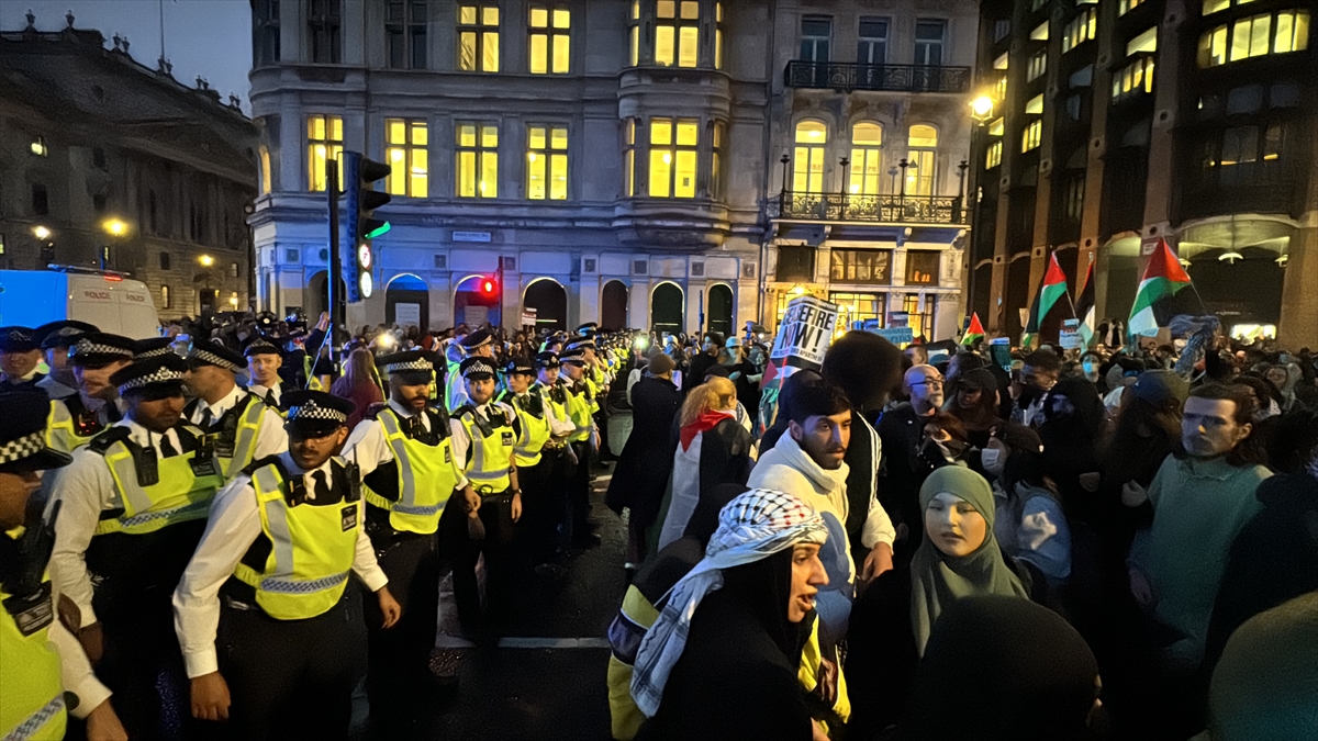 İsrail'in Refah'a yönelik saldırıları Londra'da protesto edildi