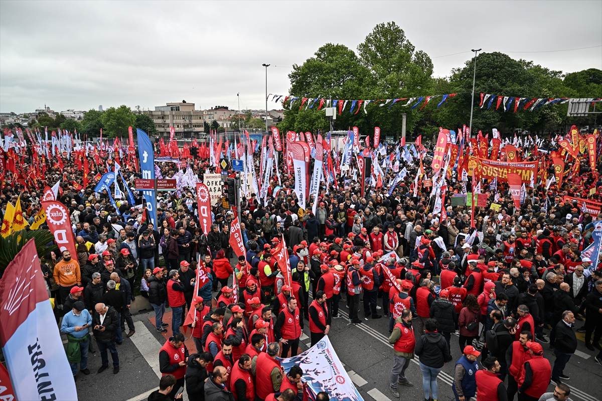 İstanbul'da 1 Mayıs Emek ve Dayanışma Günü kutlanıyor