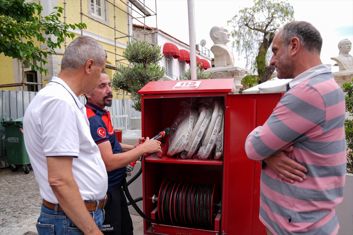 İzmir itfaiyesinden turizm bölgelerine özel yangın dolabı