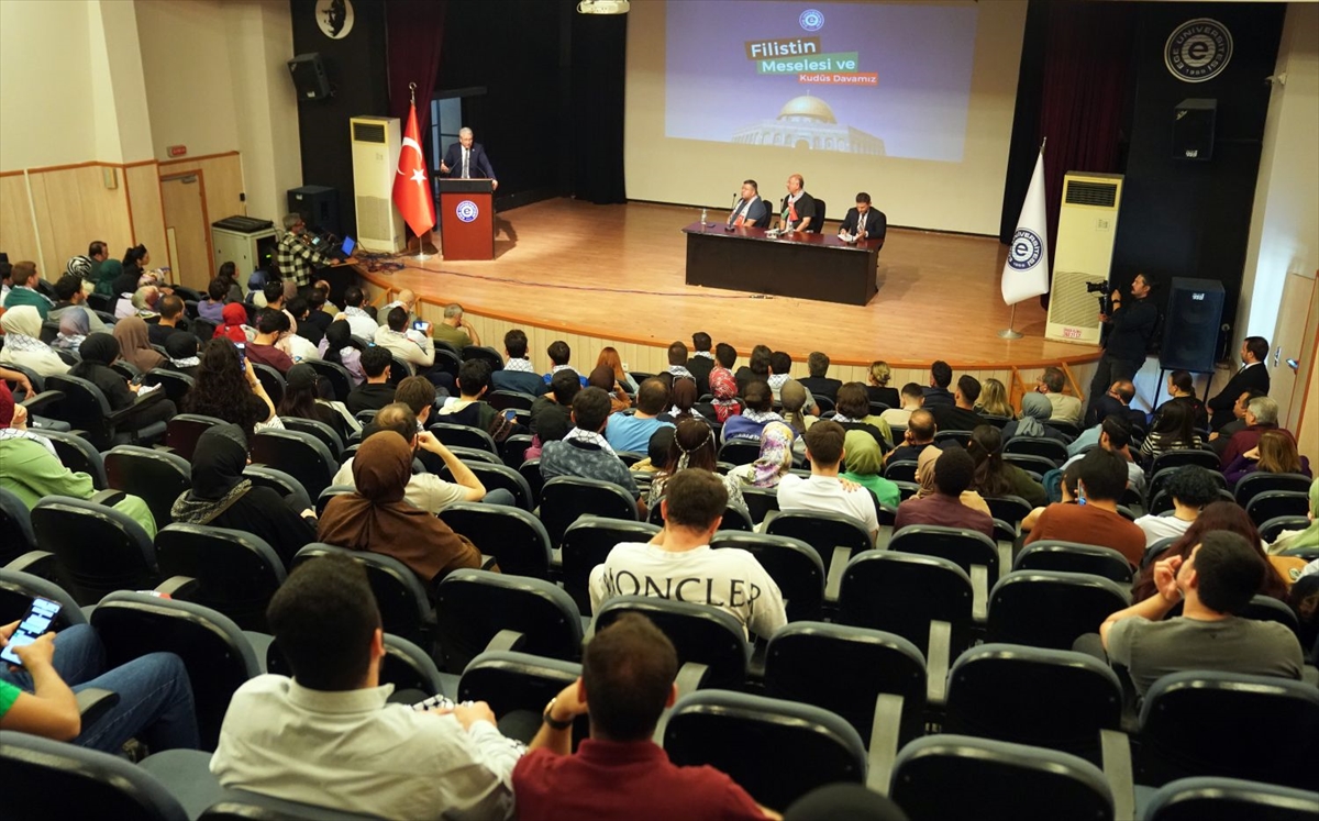 İzmir'de “Filistin Meselesi ve Kudüs Davamız” konferansı yapıldı