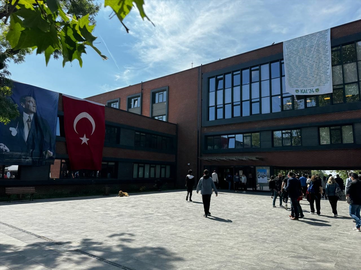 Kadıköy Anadolu Lisesinde yapımı tamamlanan pansiyon açıldı