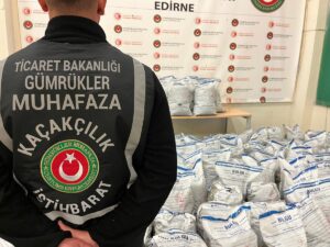 EDİRNE (AA) – Kapıkule Sınır Kapısı'nda bir tırda 370 kilogram
