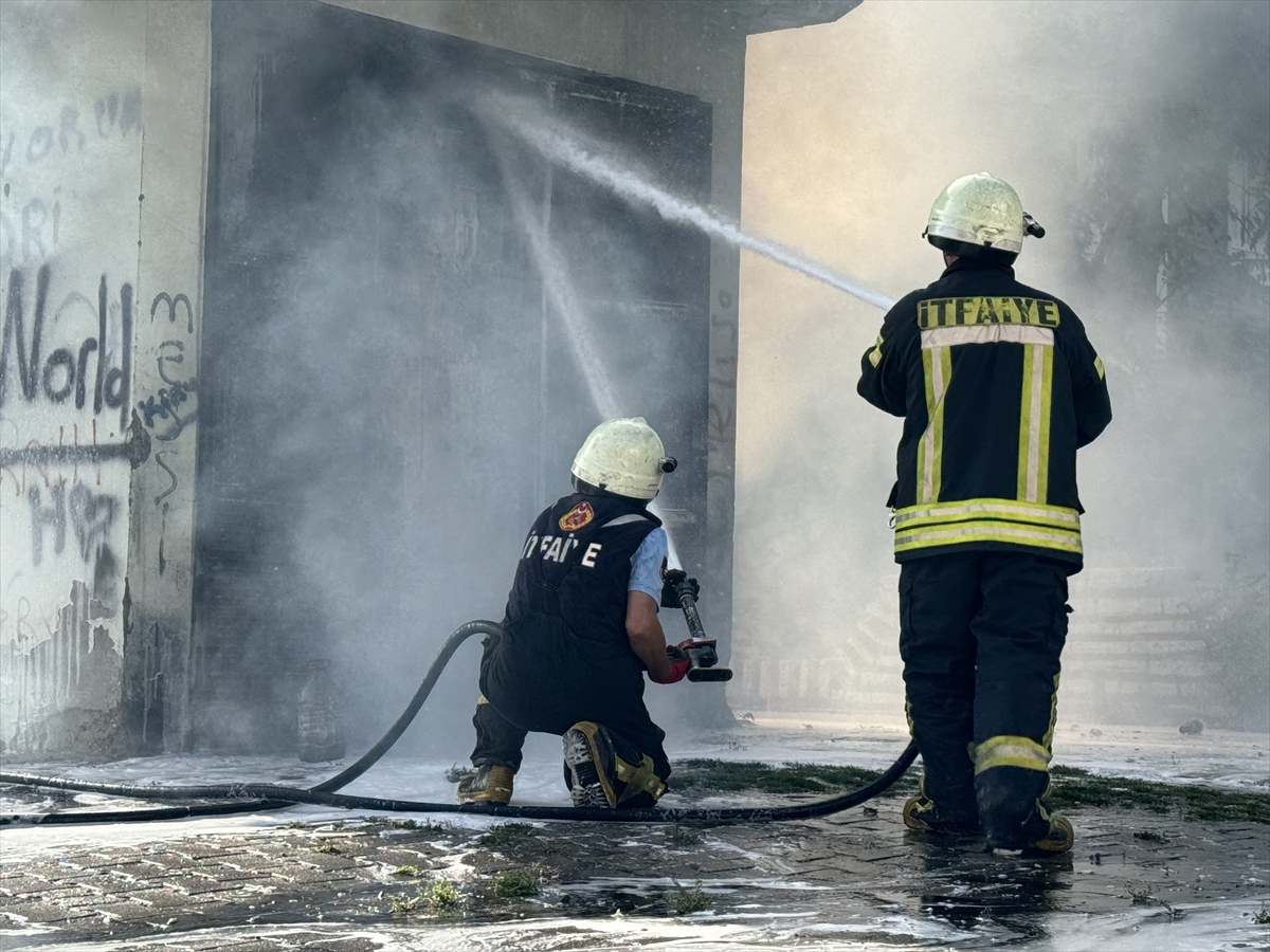 Karaman'da elektrik trafosunda çıkan yangın söndürüldü