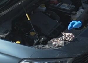 KARAMAN (AA) – Karaman'da otomobilin motor kısmına gizlenmiş uyuşturucu ele