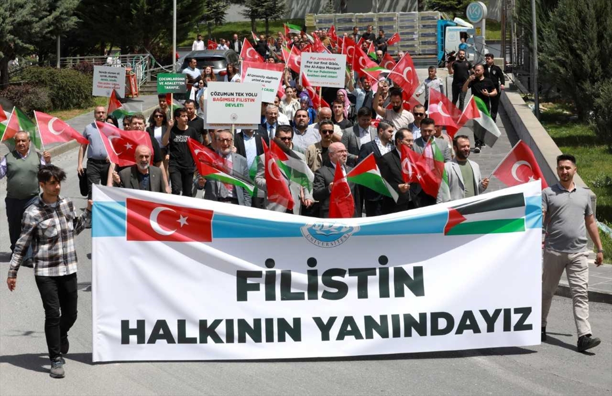 Kayseri Üniversitesinde Filistin'e destek yürüyüşü yapıldı
