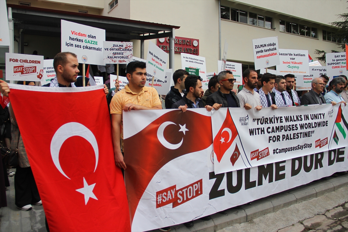 Kayseri'de üniversite öğrencileri İsrail'i protesto etti