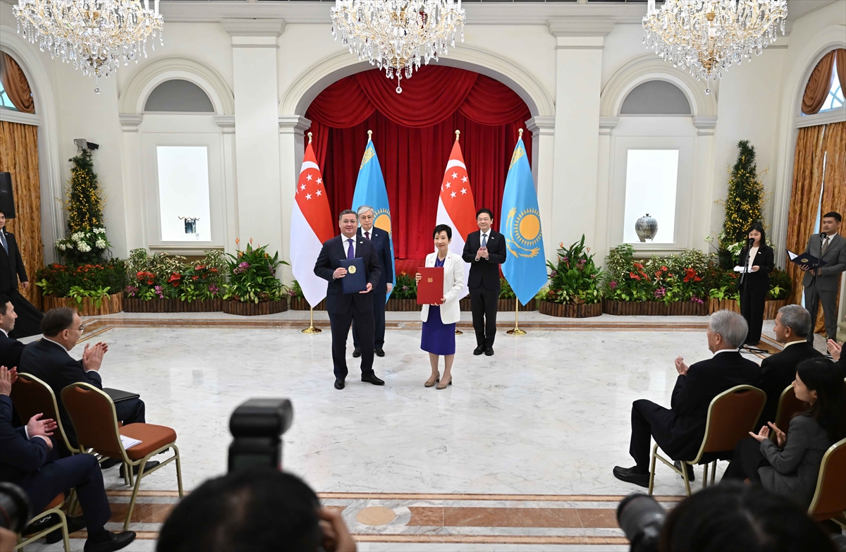 Kazakistan Cumhurbaşkanı Tokayev Singapur’u ziyaret etti