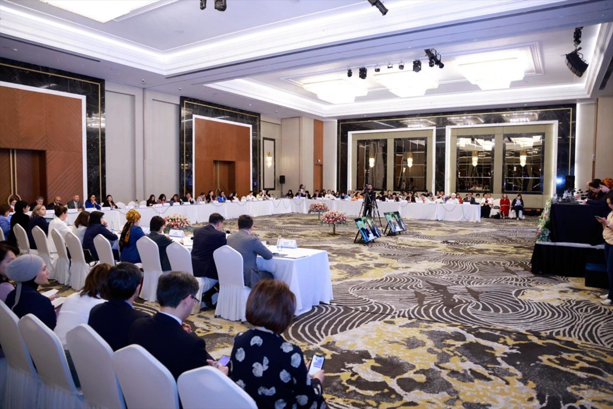 Kırgızistan'da Orta Asya Ülkeleri Kadın Liderleri Diyaloğu Bölgesel Forumu düzenlendi