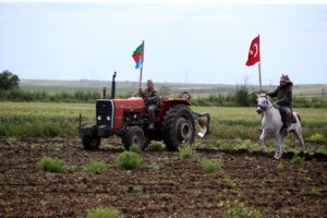 KIRKLARELİ (AA) – Kırklarelili çiftçi, Azerbaycan'ın bağımsızlığının 106. yıl dönümünü