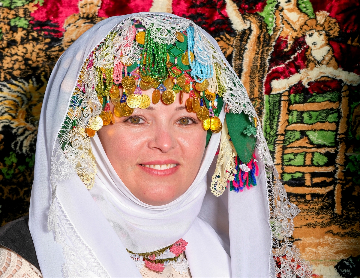 Kırklareli'nde unutulan “gelin başı çatma” geleneği Hıdrellez'de canlandırıldı