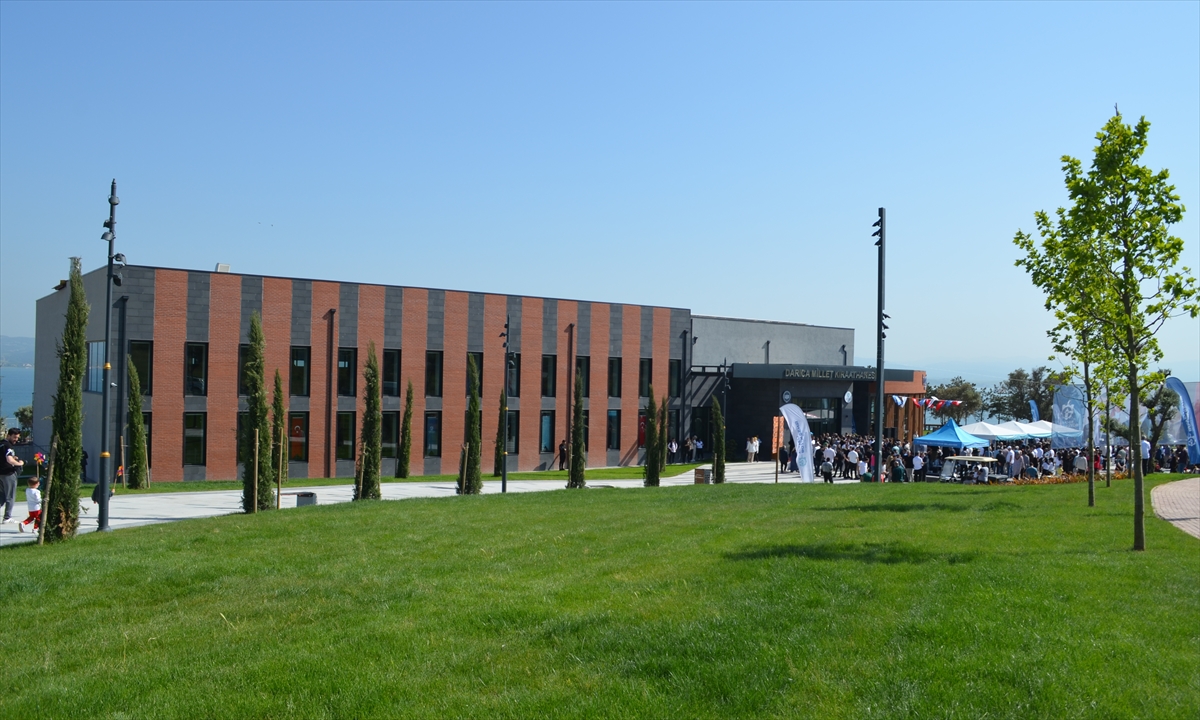 Kocaeli'de Darıca Millet Bahçesi Kütüphanesi hizmete açıldı