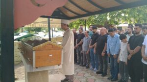 KOCAELİ (AA) – Kocaeli'nin Gölcük ilçesinde, genç kızın şarampole devrilen