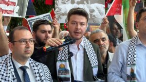 KOCAELİ (AA) – Anadolu Gençlik Derneği (AGD) Kocaeli Şubesi üyeleri,