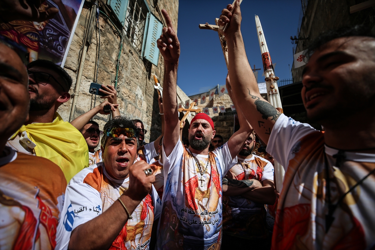 Filistin'deki Kutsal Cumartesi törenlerine hüzün ve İsrail'in engellemeleri hakim oldu