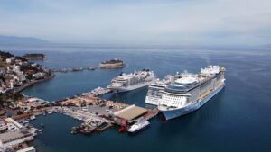 AYDIN (AA) – Aydın'ın Kuşadası ilçesindeki Ege Port Limanı'na 2