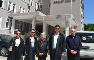 MANİSA (AA) – Manisa'nın Demirci ilçesinde Yeşim Akbaş'ın polis lojmanında