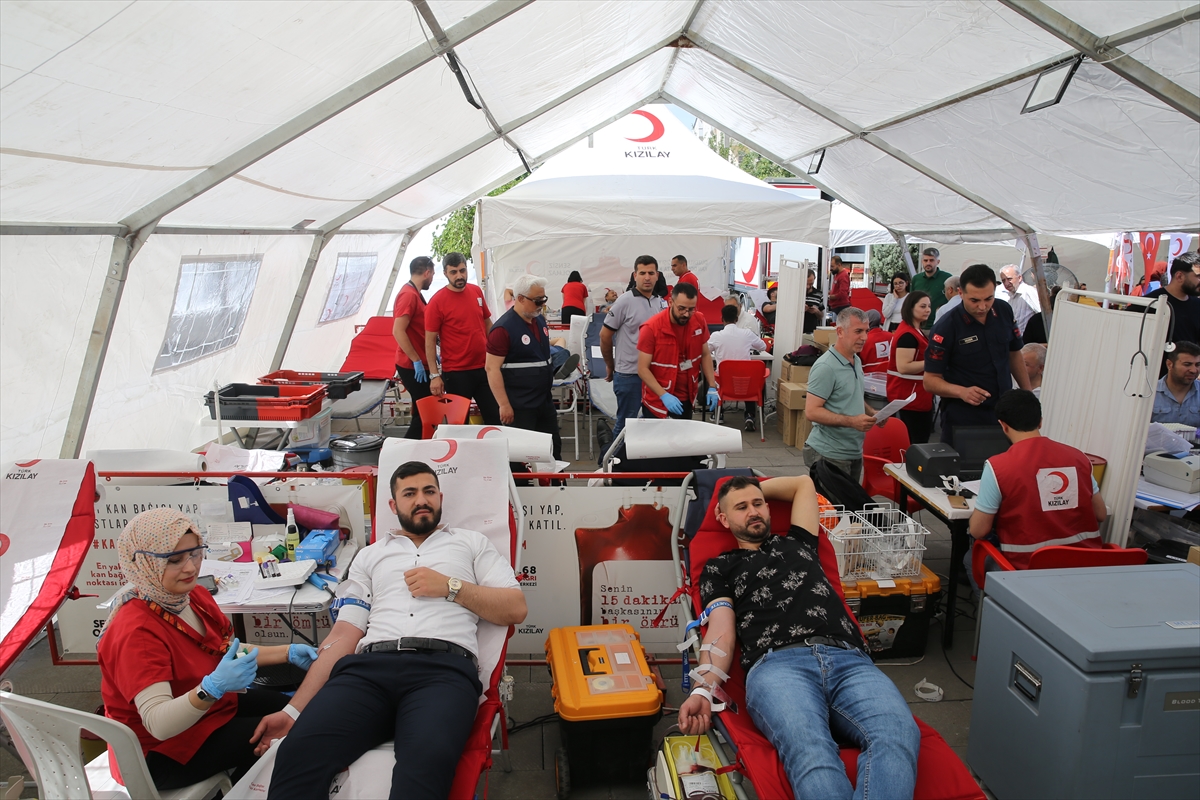 Mardin'de “Birbirimize candan bağlıyız” sloganı ile kan bağışı kampanyası düzenlendi