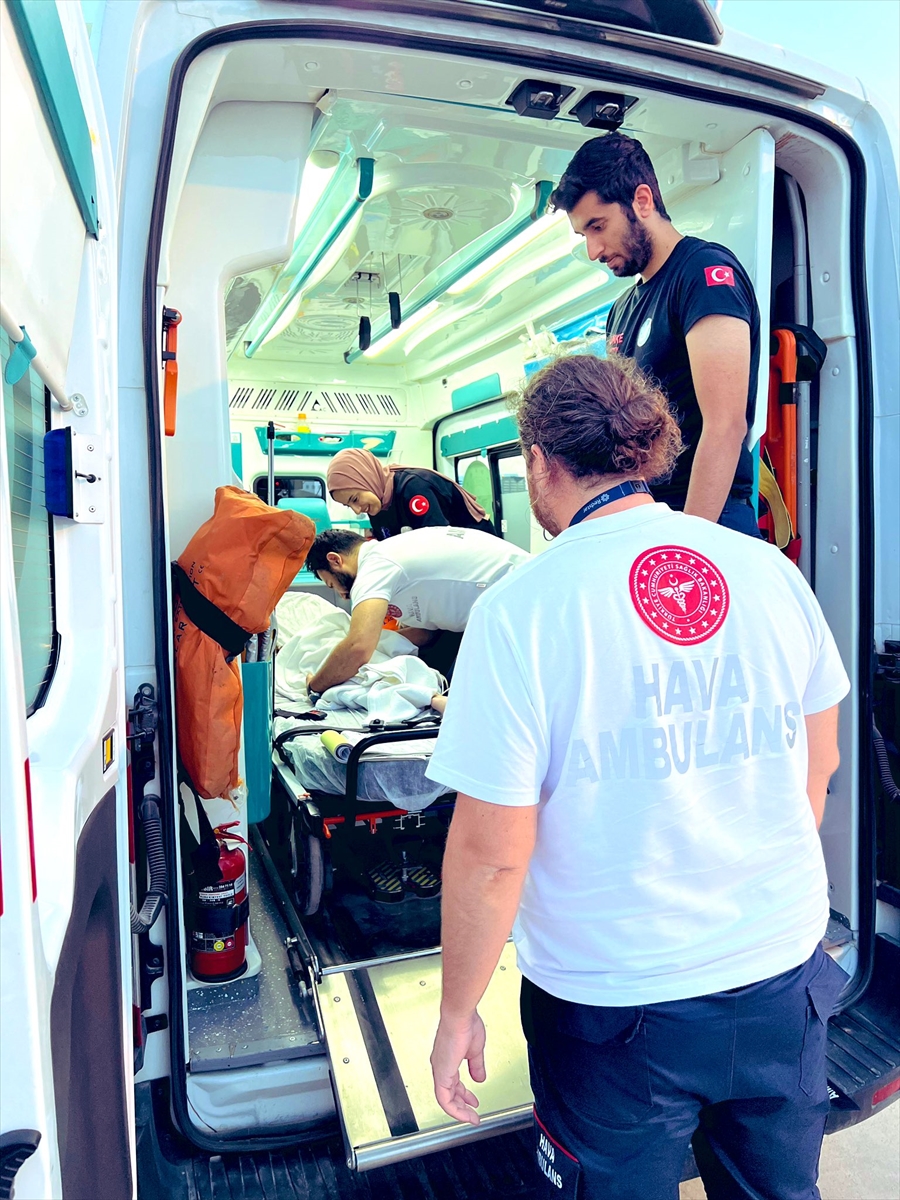 Mardin'de karaciğer yetmezliği olan çocuk ambulans uçakla Ankara'ya sevk edildi