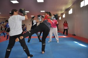 MERSİN (AA) – Mersin'in Silifke ilçesinde muaythai sporcuları, annelerinin de